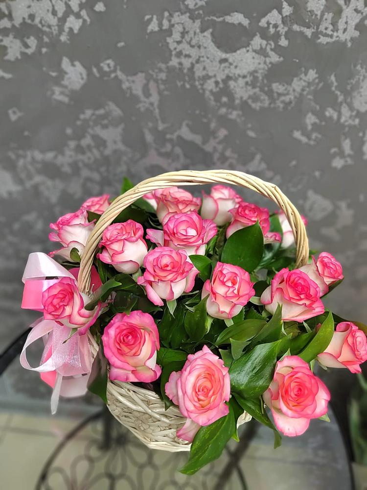Цветочная композиция из Розы в корзине в Таширово
