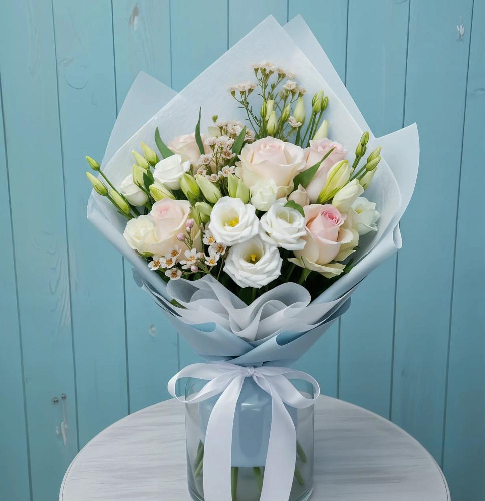 Букет цветов из: Розы и Лизиантусы в Таширово