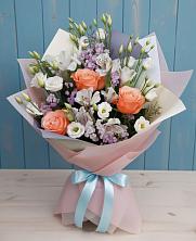 Букет цветов из:  Лизиантусы, Розы, Альстромерии и Гипсофила в Таширово