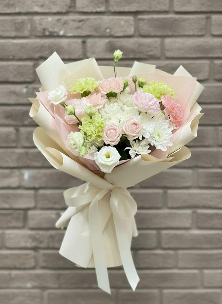 Букет цветов из: Гвоздики, Розы, Лизиантусы и Хризантемы в Таширово