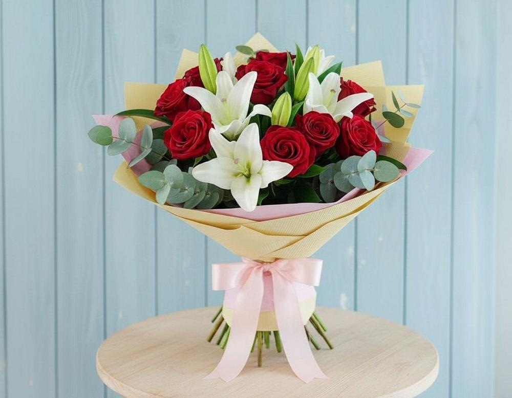 Букет цветов из: Лилии и Розы в Таширово